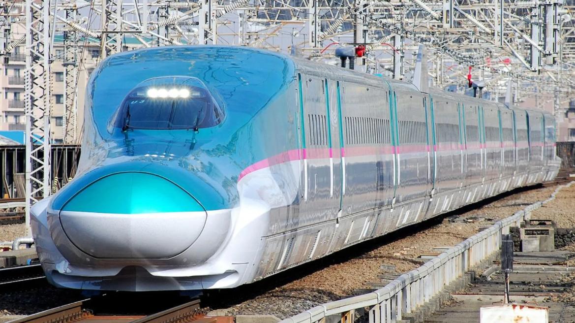 日本帮印度建的首条高铁，开工十年，通车遥遥无期，最近印日双方彻底吵翻了。 
 