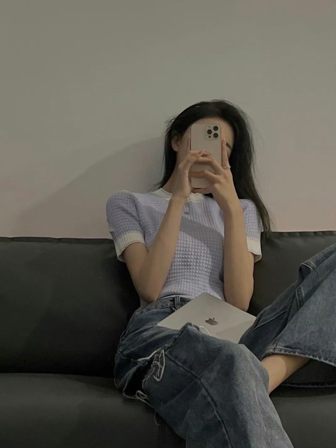 人各有心,心各有见,很多事只是你以为而已。 ​ ​​​#情感语录##文案# ​​