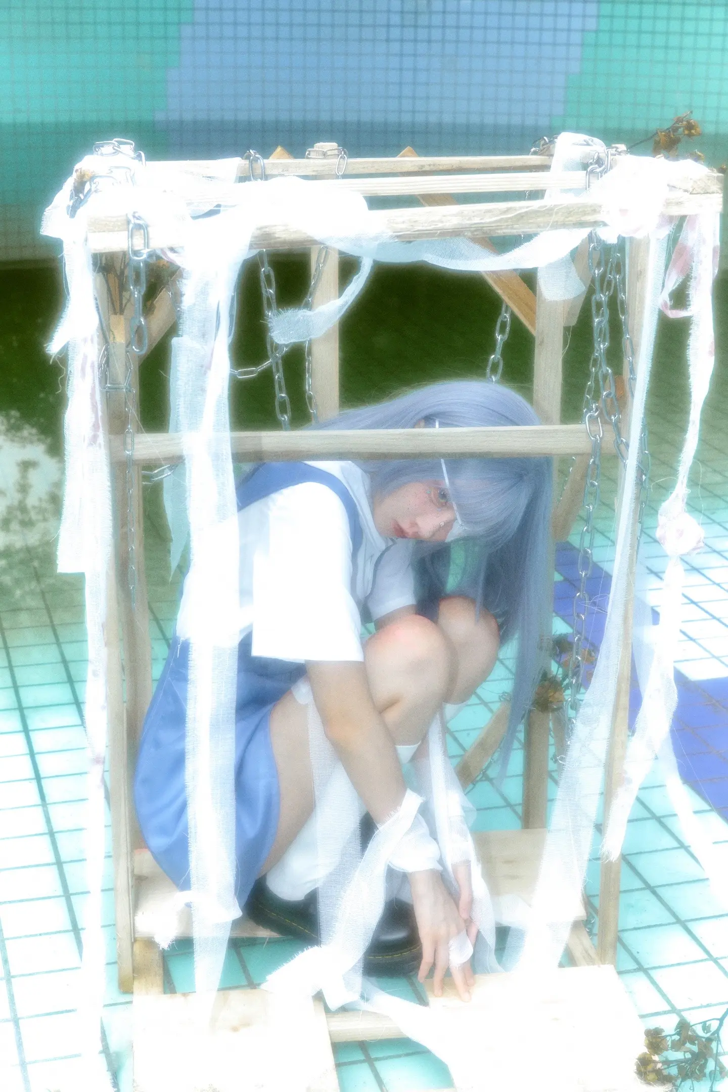 世界 我要怎么与你相爱 才不会遍体鳞伤。