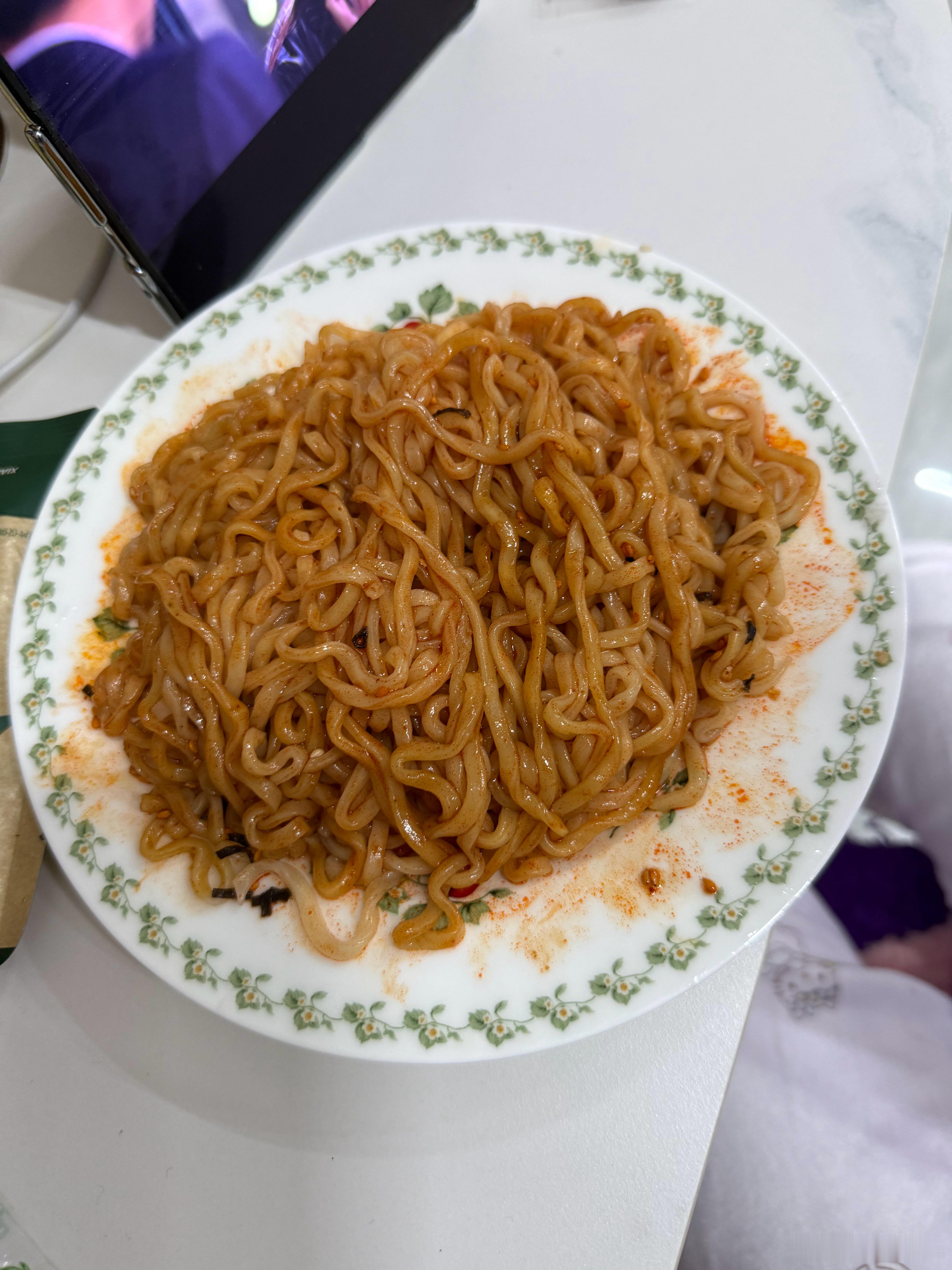 嘿嘿姐妹深夜给煮的火鸡面就是好吃