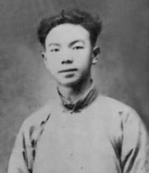 1954年柯仲平参加人大会议时，毛泽东风趣调侃：你走到哪里，鸡蛋壳就要随你而行吗