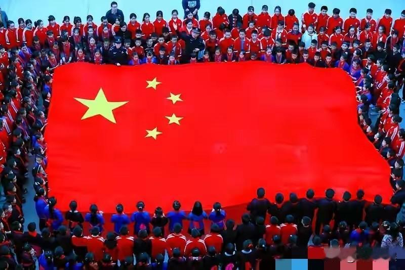 重视爱国主义教育已到了刻不容缓的地步了！
 
国安部最新通报，​90后博士，才刚