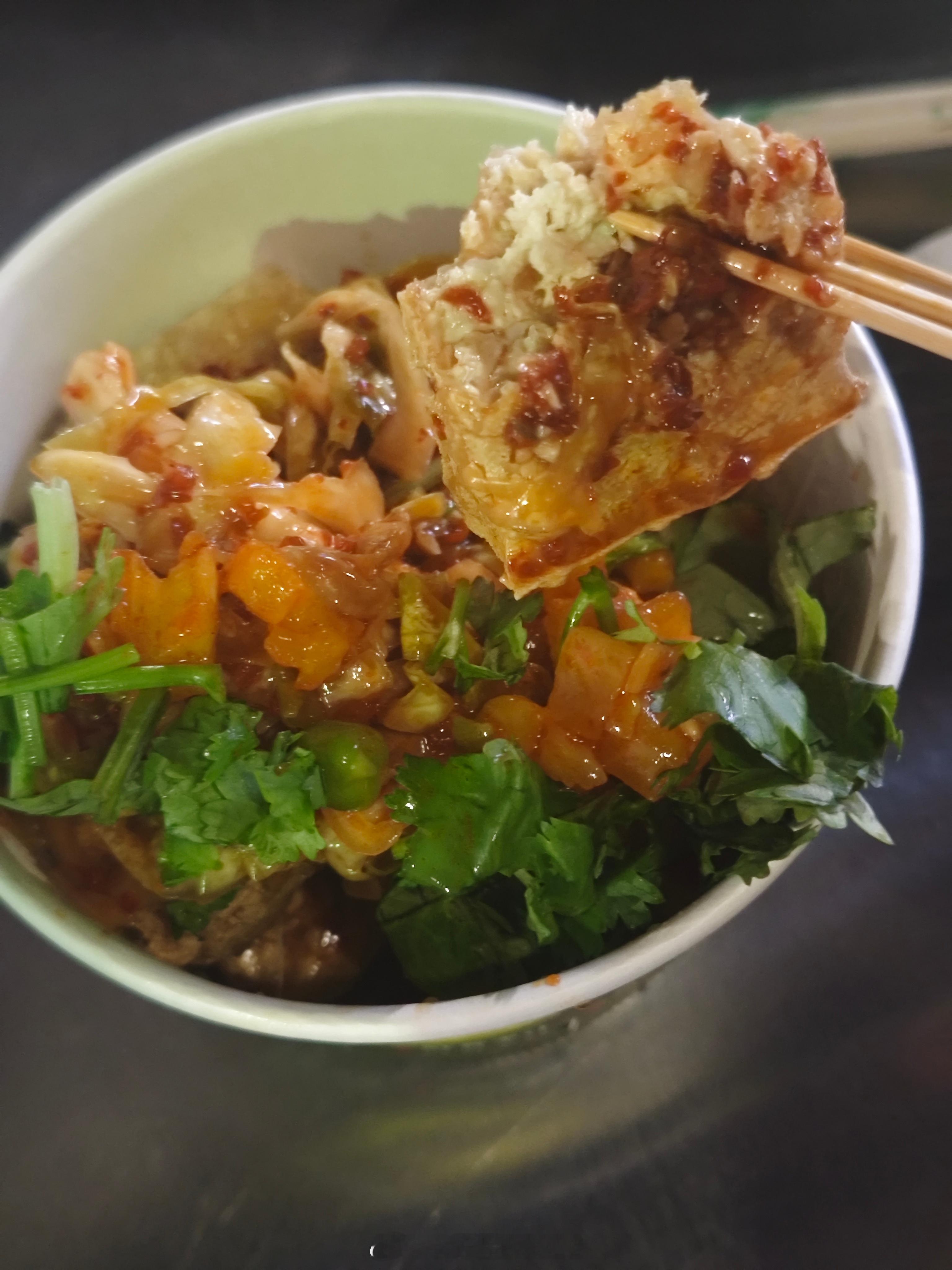 突然就来中沙头夜市最好吃的臭豆腐