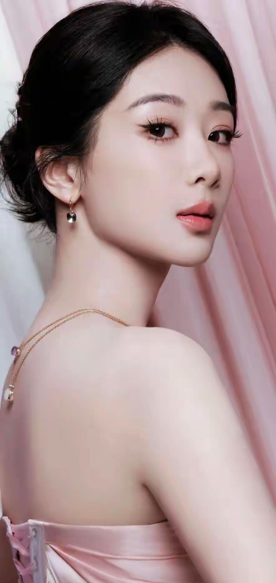 杨紫的5张美照，每帧都是珍藏版杨紫容貌变化 杨紫金鸡奖造型 杨紫金鸡百花奖