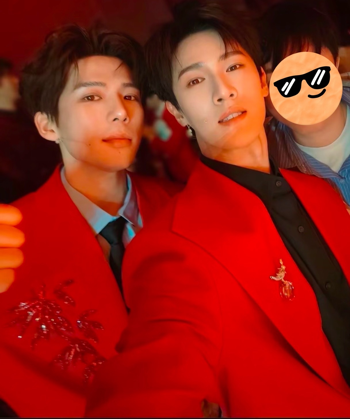 终于等到此二人自拍李昀锐王安宇自拍合照 王安宇李昀锐春晚后台合照