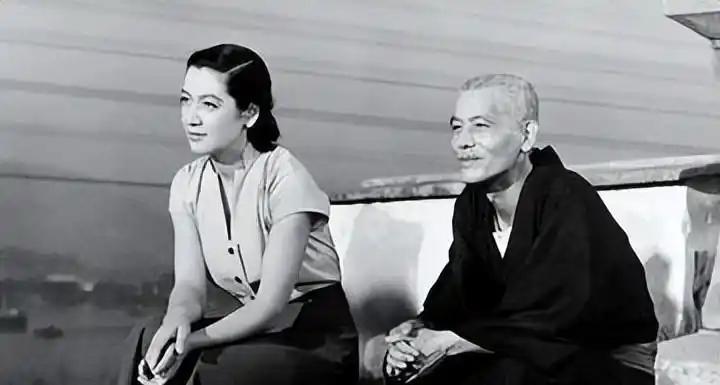 26岁被献给麦克阿瑟终身未嫁，这位日本美人一生选择背后真相，幸福与否结局让人唏嘘