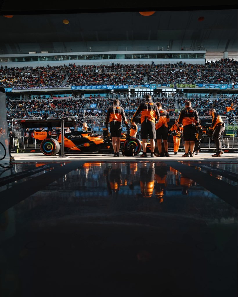 F1冷数据 迈凯伦队史上此前仅有1次双车DNS：2005年美国大奖赛。那场比赛米