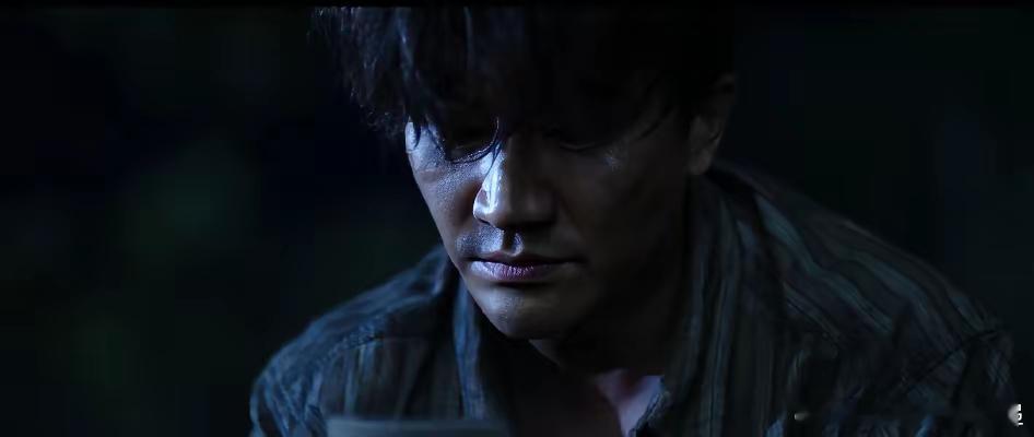 《命悬一生》告诉我们一个道理：男人真的不要为了所谓的爱情，盲目放弃所有，最终而悔