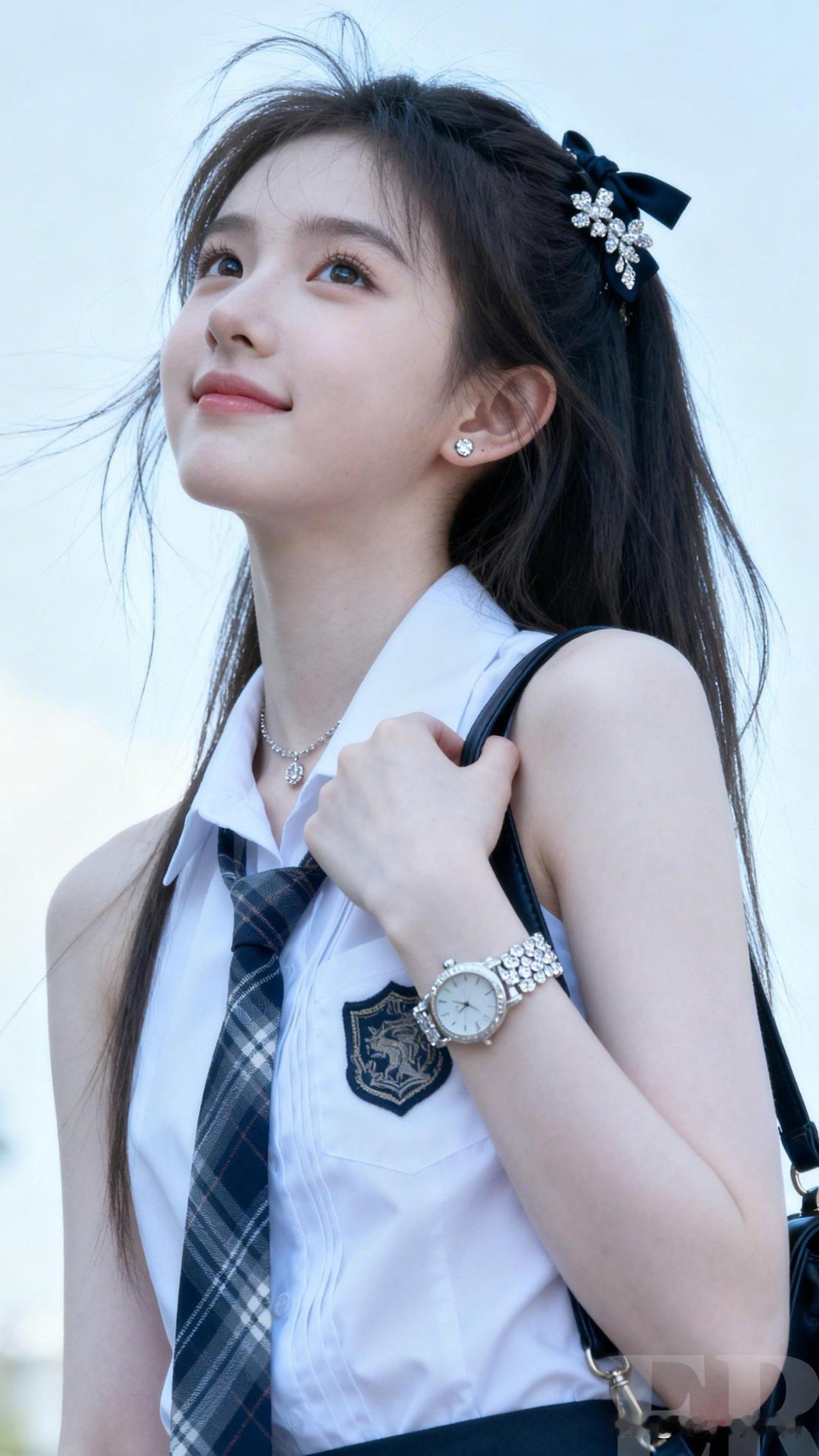 风华正茂之时，笑看云卷云舒。人生最美的七个笑容有哪些 青春洋溢的校园风，甜美少女