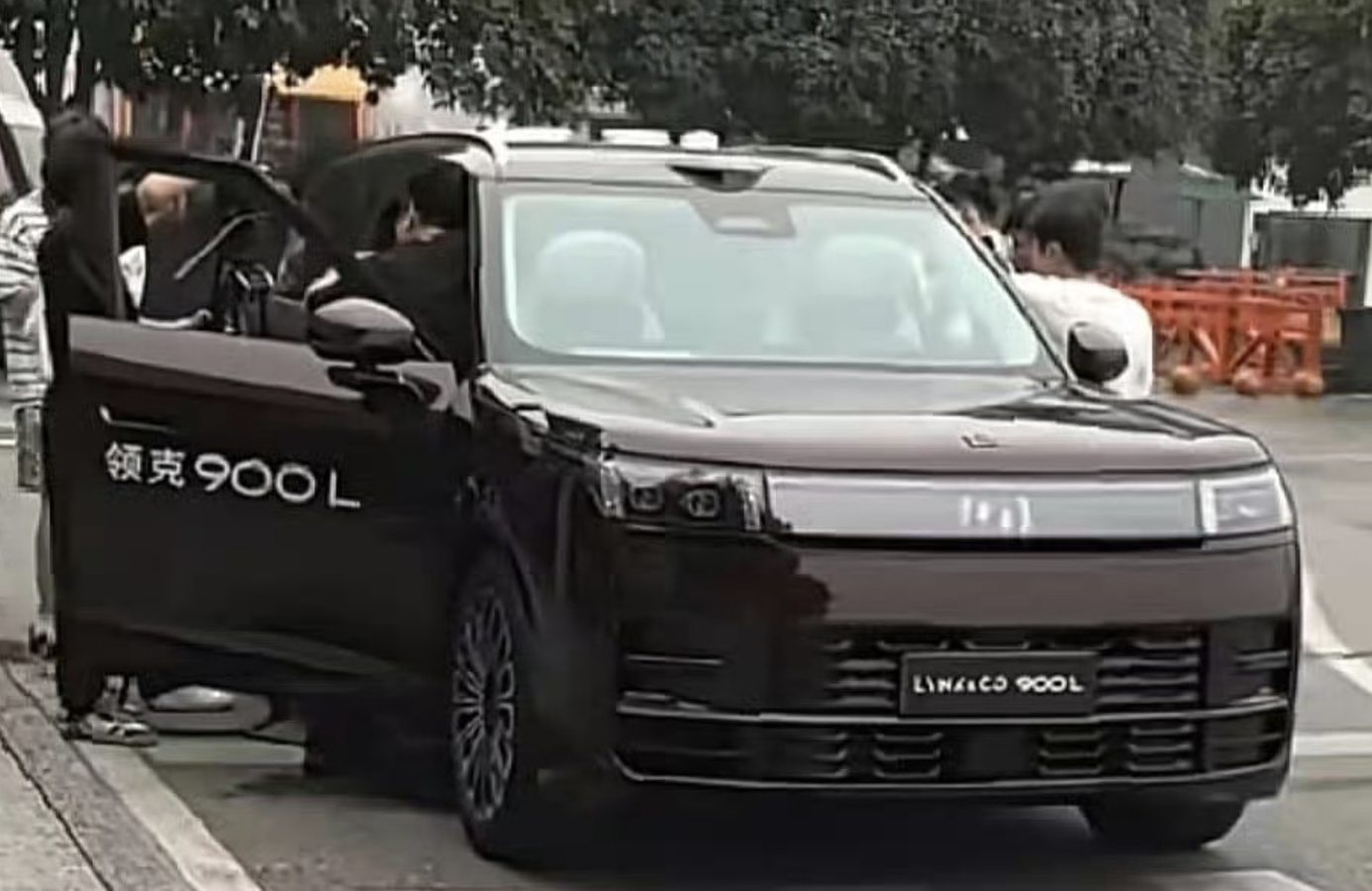 领克900   哇塞  小改款 外观变化那么大呀？  领克900是个好车 车机确