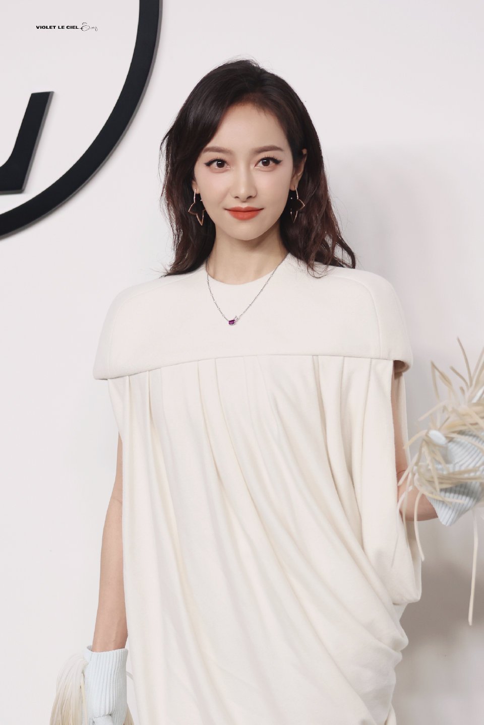 #LV大秀#来看美女：宋茜、钟楚曦、金晨、刘亦菲、周冬雨、欧阳娜娜（已按博主审美