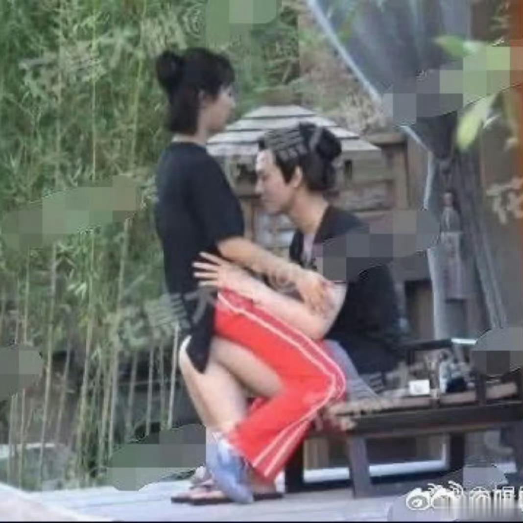 曝大热小花与顶级ip导演恋情omg你吓到我了 