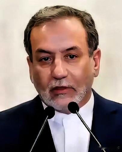 霍尔木兹海峡传来新消息！
 
4月21日最新消息，中东局势彻底炸了！伊朗刚刚突然