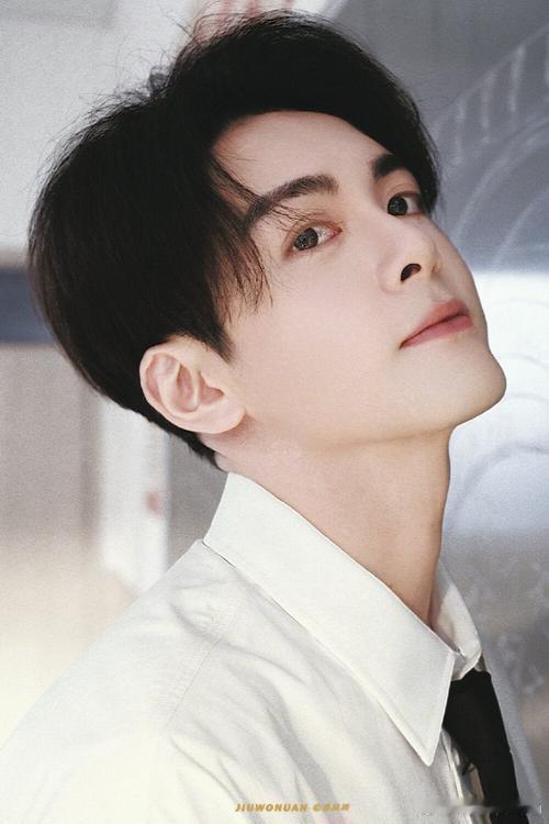 曾舜晞有那么一瞬间想回去继承家业谁不为曾舜晞的社死时刻捏把汗啊！ ​​​