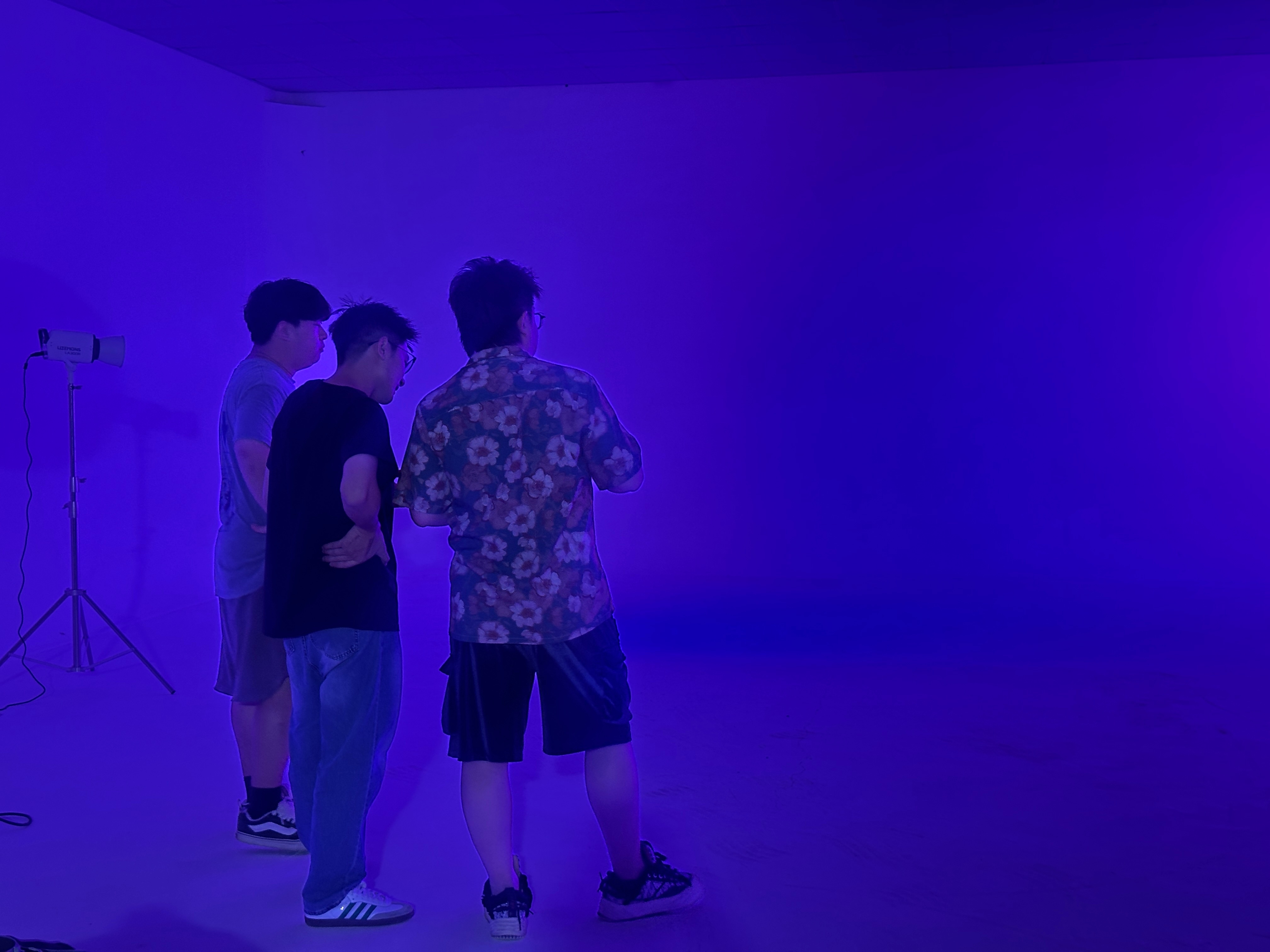 三个男人一台戏？[思考] ​​​