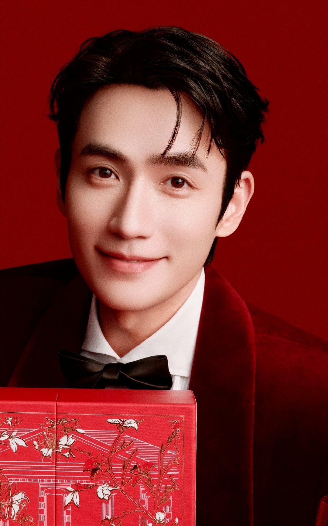 大长腿帅哥！朱一龙