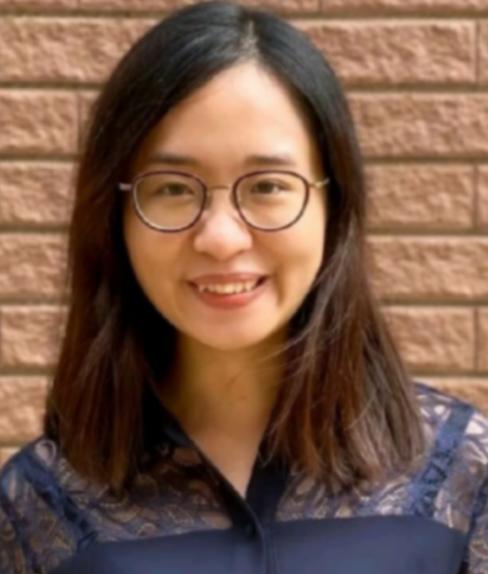 2022年，乱港分子何依琼，决定从香港移居至英国。然而，仅在抵达英国之后仅过了半