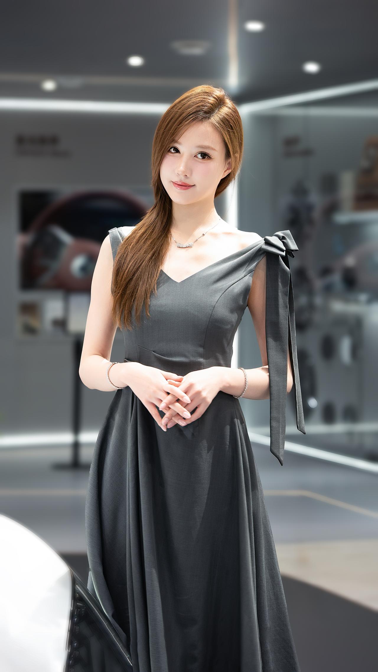 车模牛牛，初恋的脸让人难忘！车模美女 成都车展 车展现场