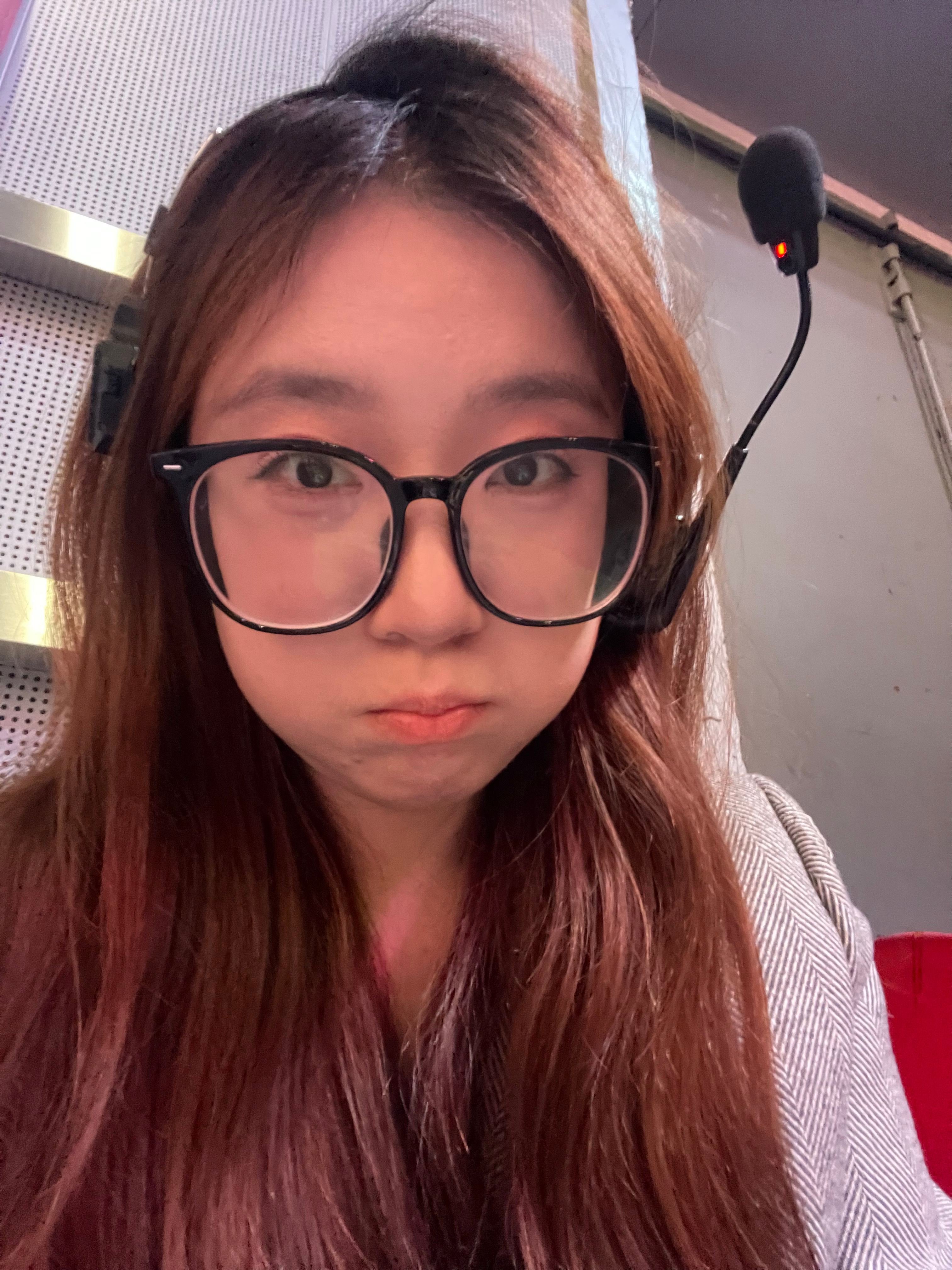 工作日记  无法想象 工作状态竟只留下两张奇丑无比的自拍是忙成什么样了但是我已经