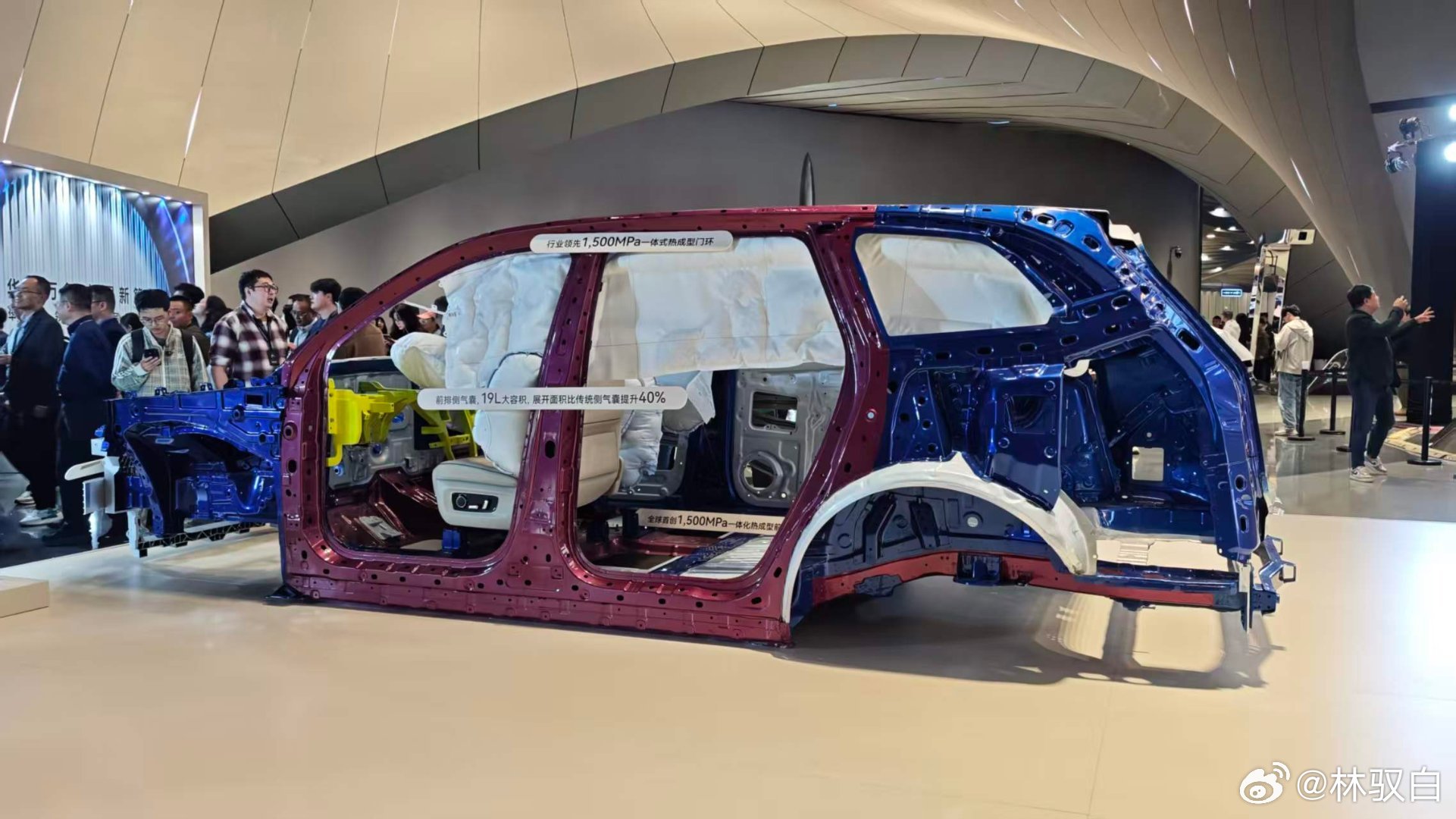 华境S这次采取的跟启境GT7策略一样，盲订。如果你手持20万预算，想买大 6 座