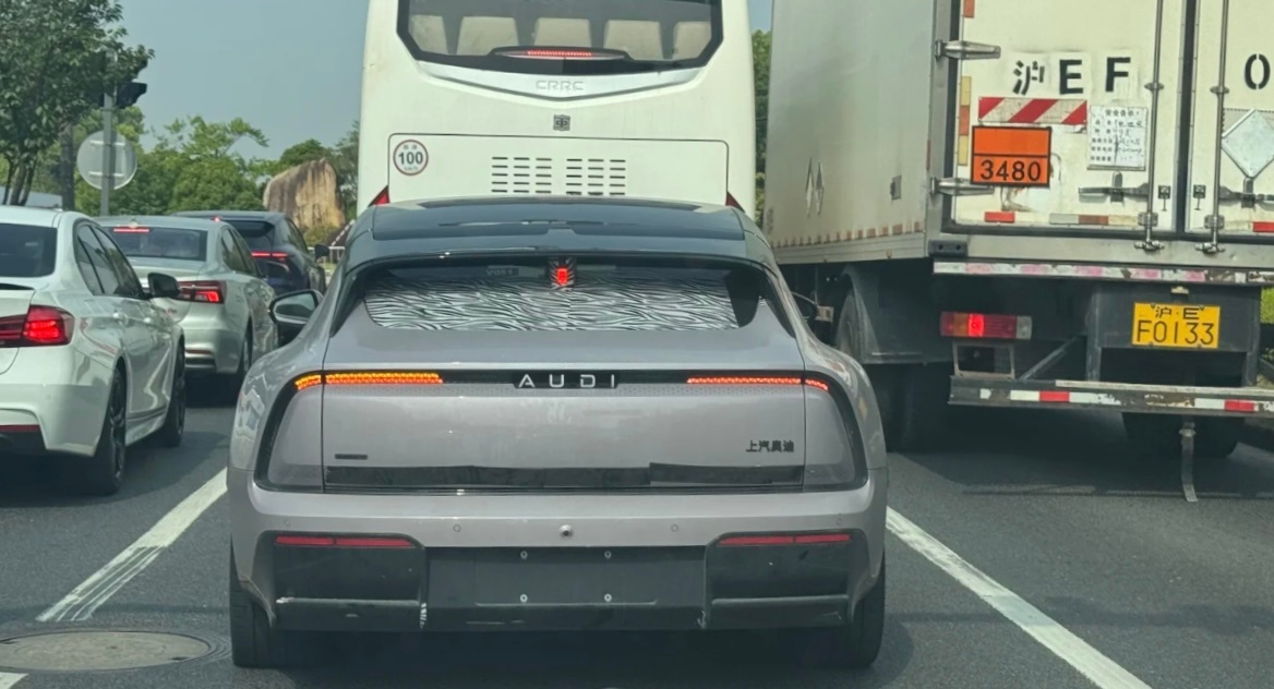 我觉得奥迪E5的环形灯带去点反而更好看奥迪e5 ​​​