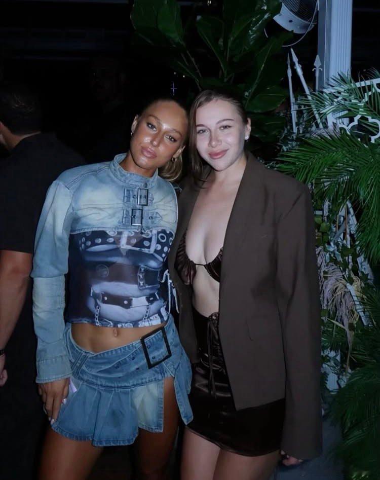 哇！阿尼西莫娃这张照片好美啊！热点现场