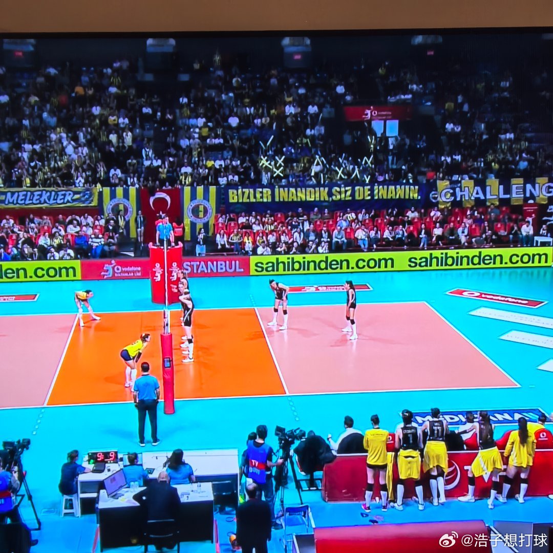 土耳其的这些裁判都好喜欢给自己加戏啊 