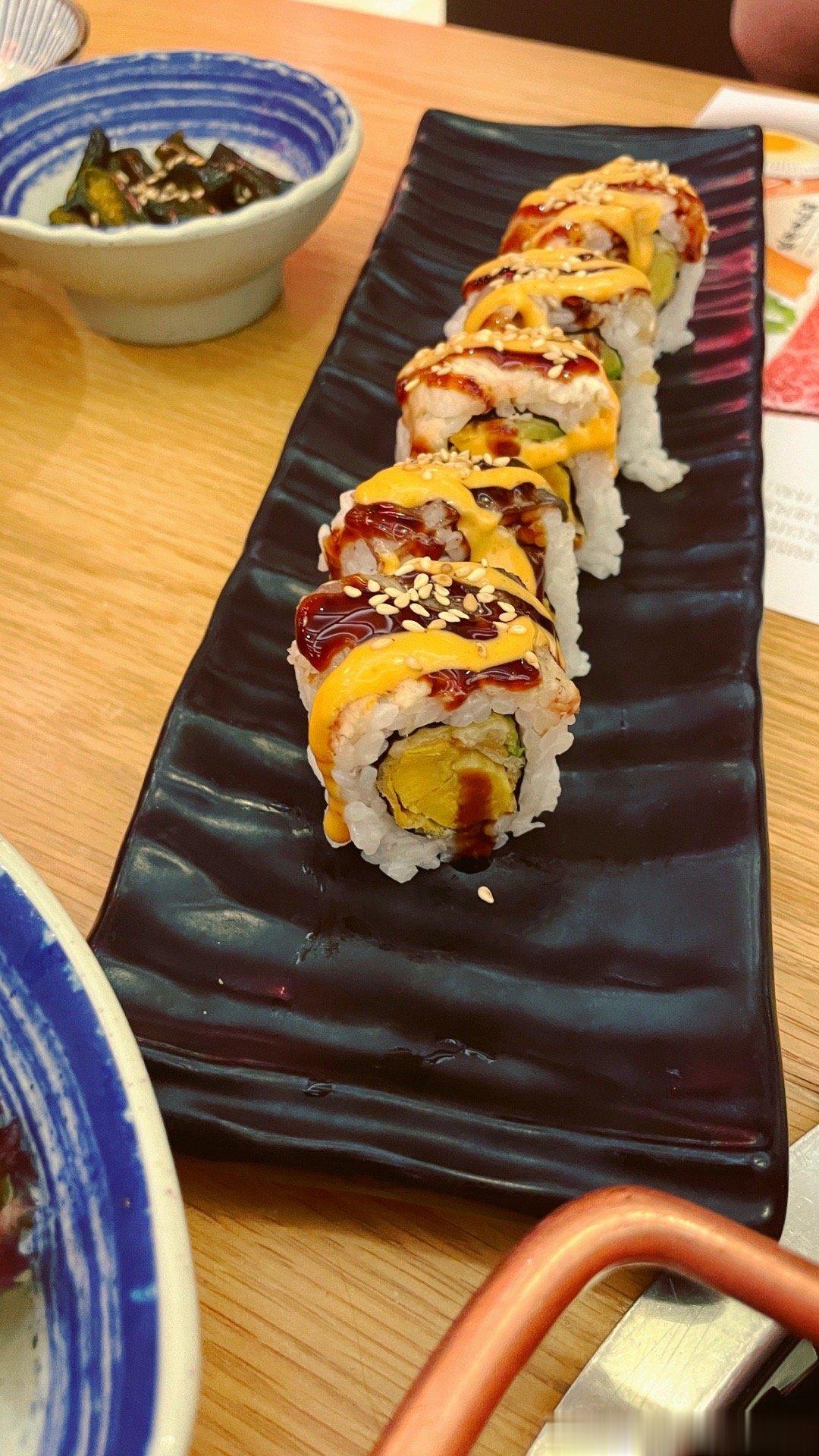 今天有一个咨询减肥的朋友，说自己最近血糖高了，因为一直拿水果当饭吃，不吃主食了都