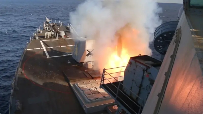 中东局势美伊以冲突幂谈天下 独立报：美国袭击伊朗学校系AI错误所致据英国《独立报