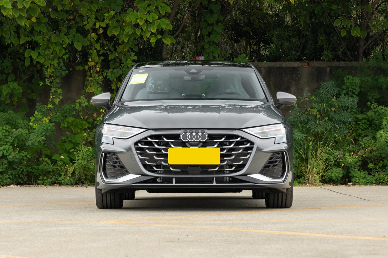 ​从20.31万跌至13.96万！比轩逸漂亮10倍，1.5T+独立悬挂,奥迪品质