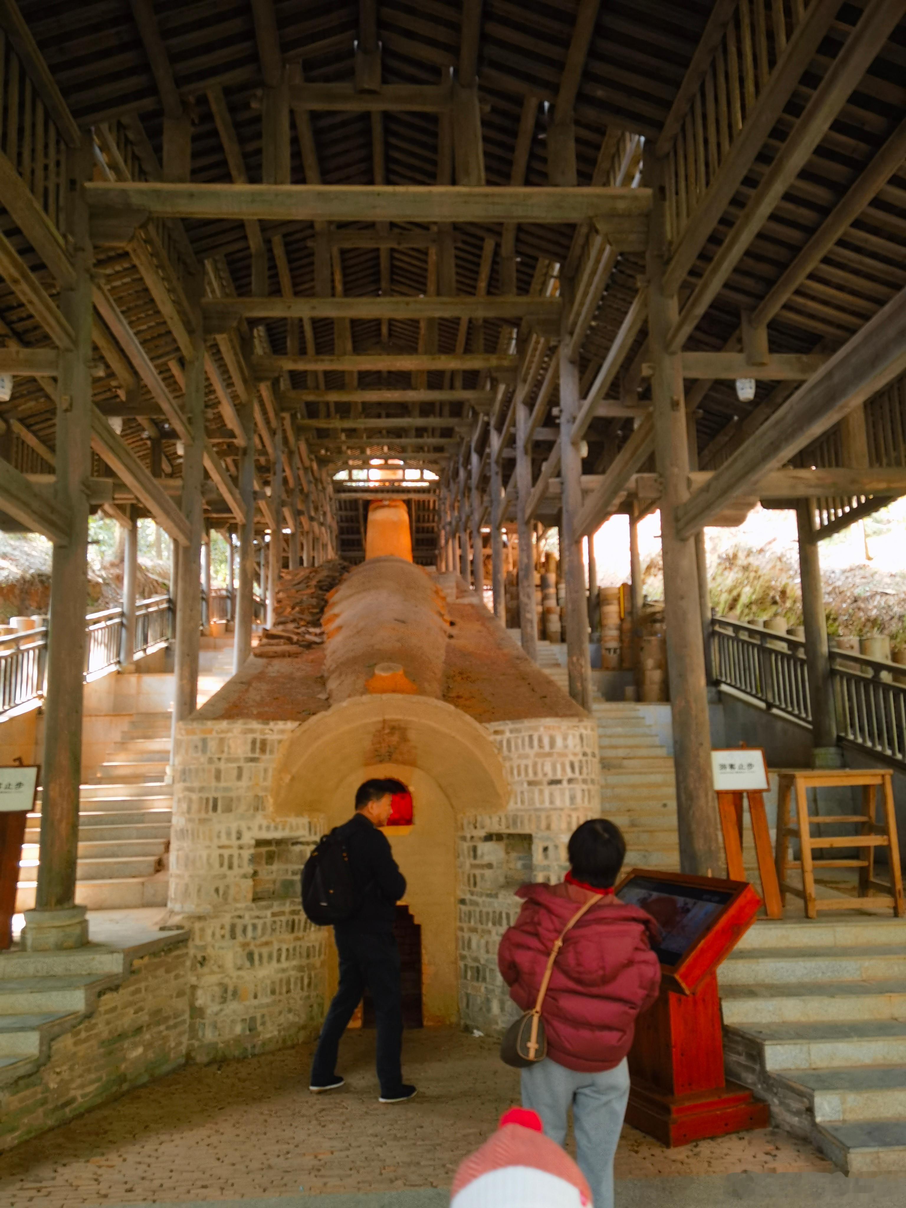 北看故宫，南访古窑。 