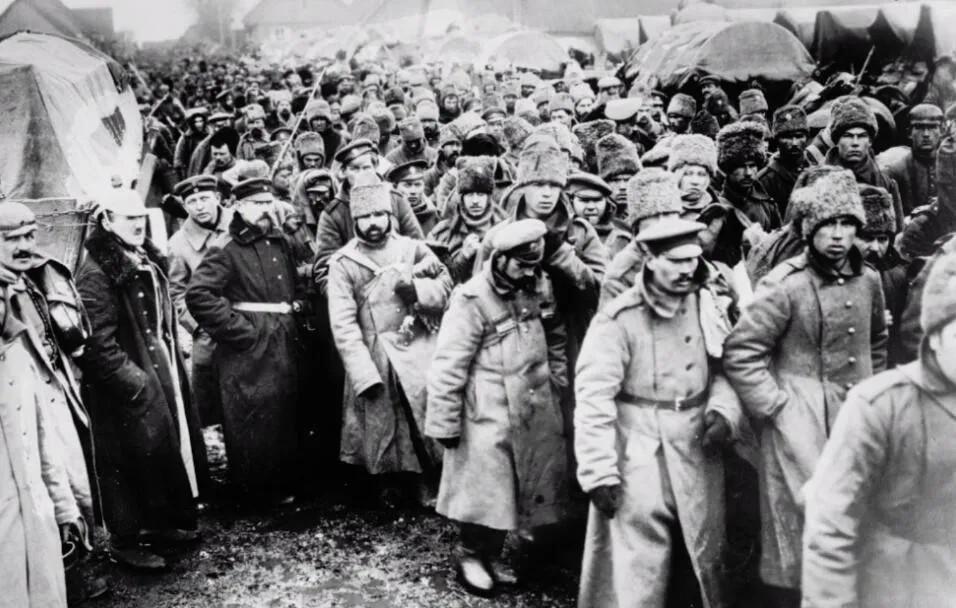 1941年德国消灭苏军400个师，半年后，苏军又有800个师
 
这组数字放在二