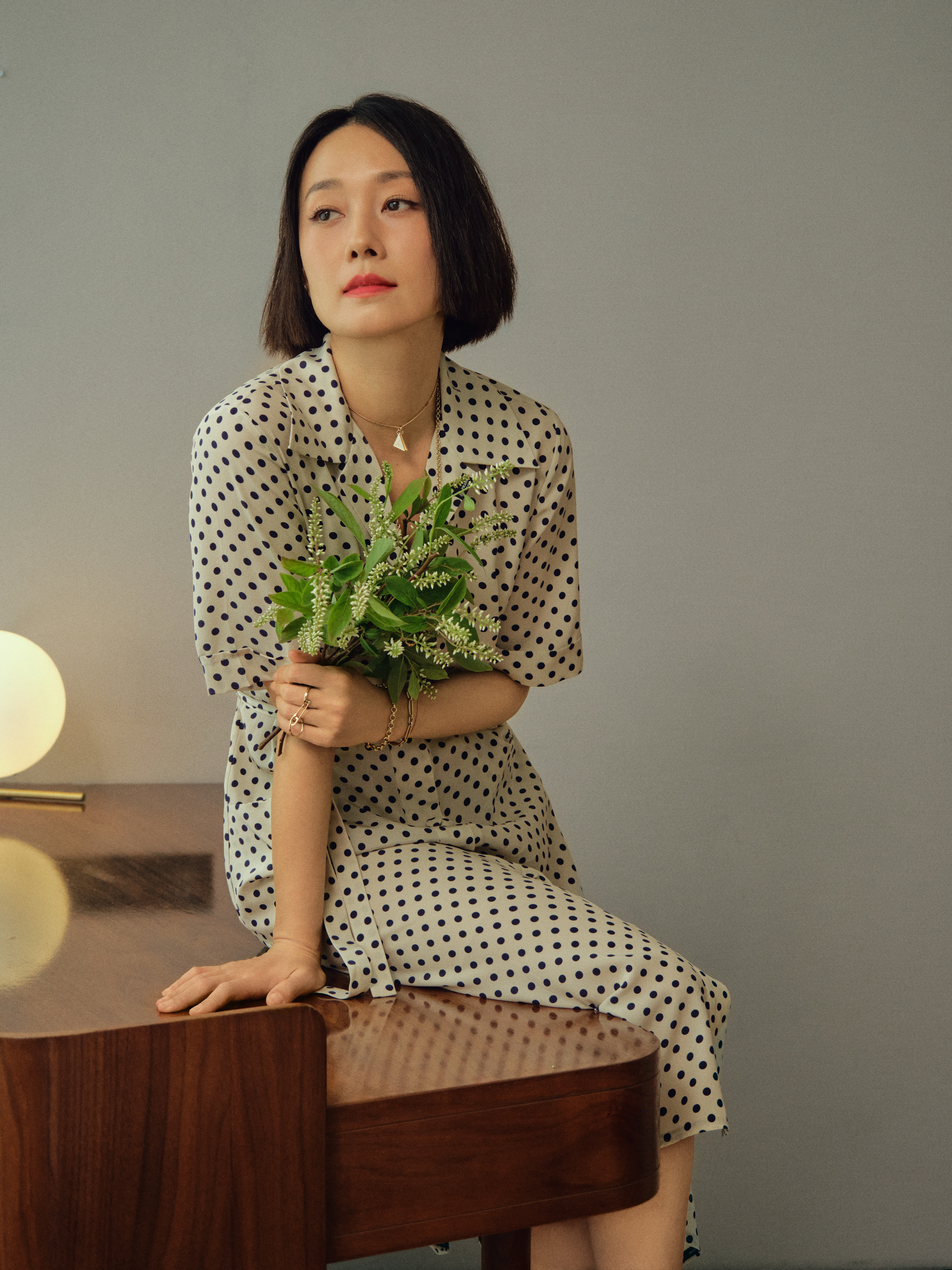 PRADA 代言人马伊琍、演员余承恩 身着Prada 2026夏天的日子系列，于