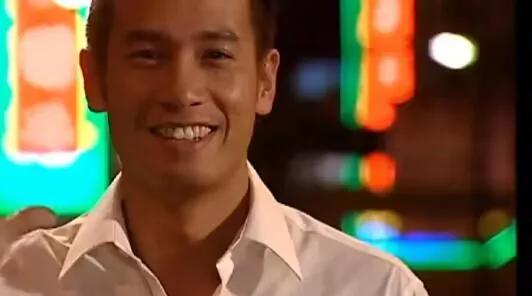 港剧男演员中丑帅的天花板
这部剧陈豪的发际线真的……
虽然如此，但是很粉他

越