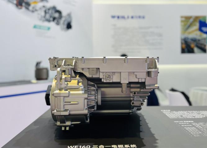 油价上涨加速转型！威力新能源携专属电动商用车入港，轻量化车身 + 超长电池质保太
