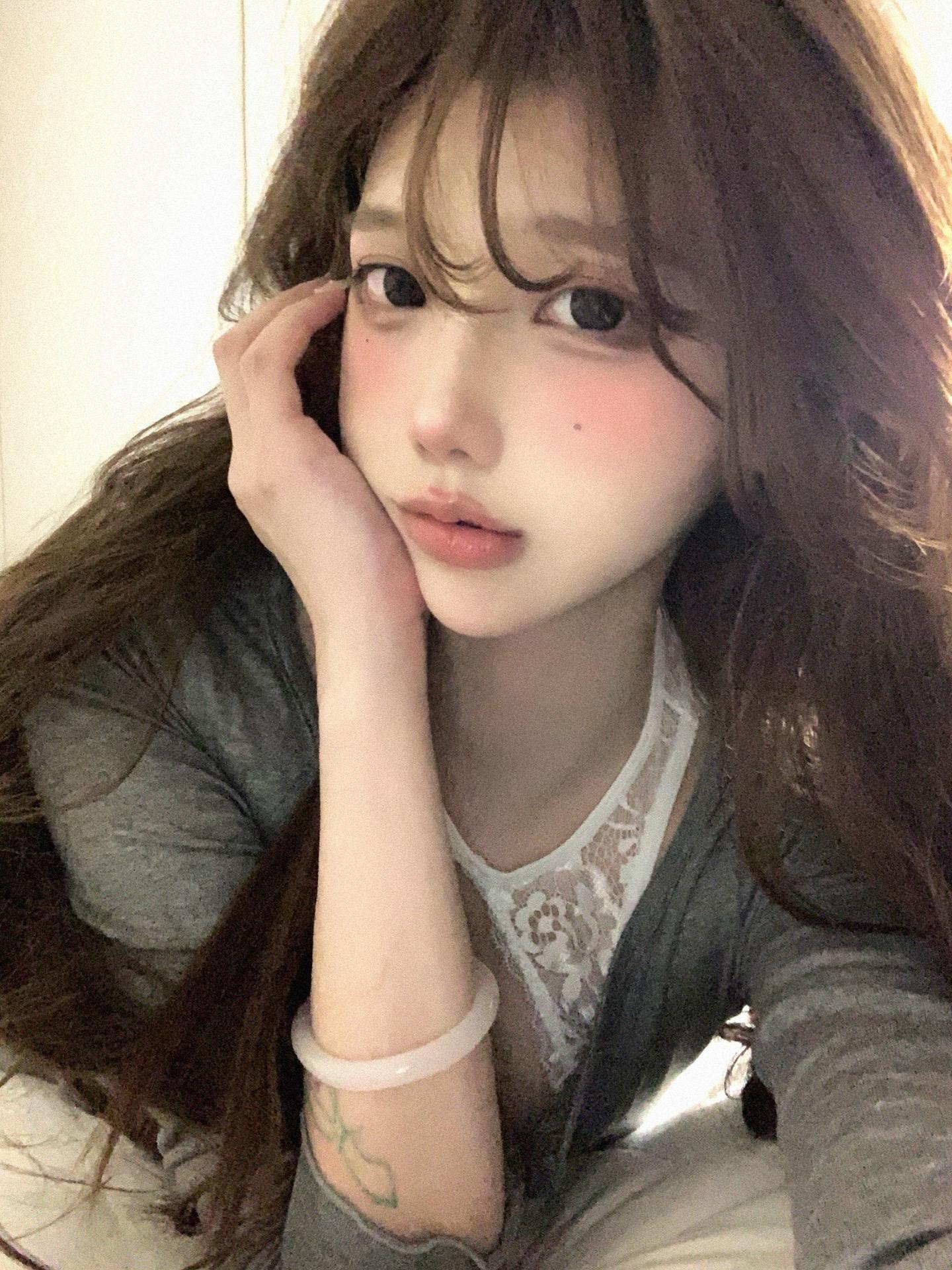 ╭◜◝ ͡ ◜ ͡  ╮ (      爱…     ) ╰◟◞ ͜ ...