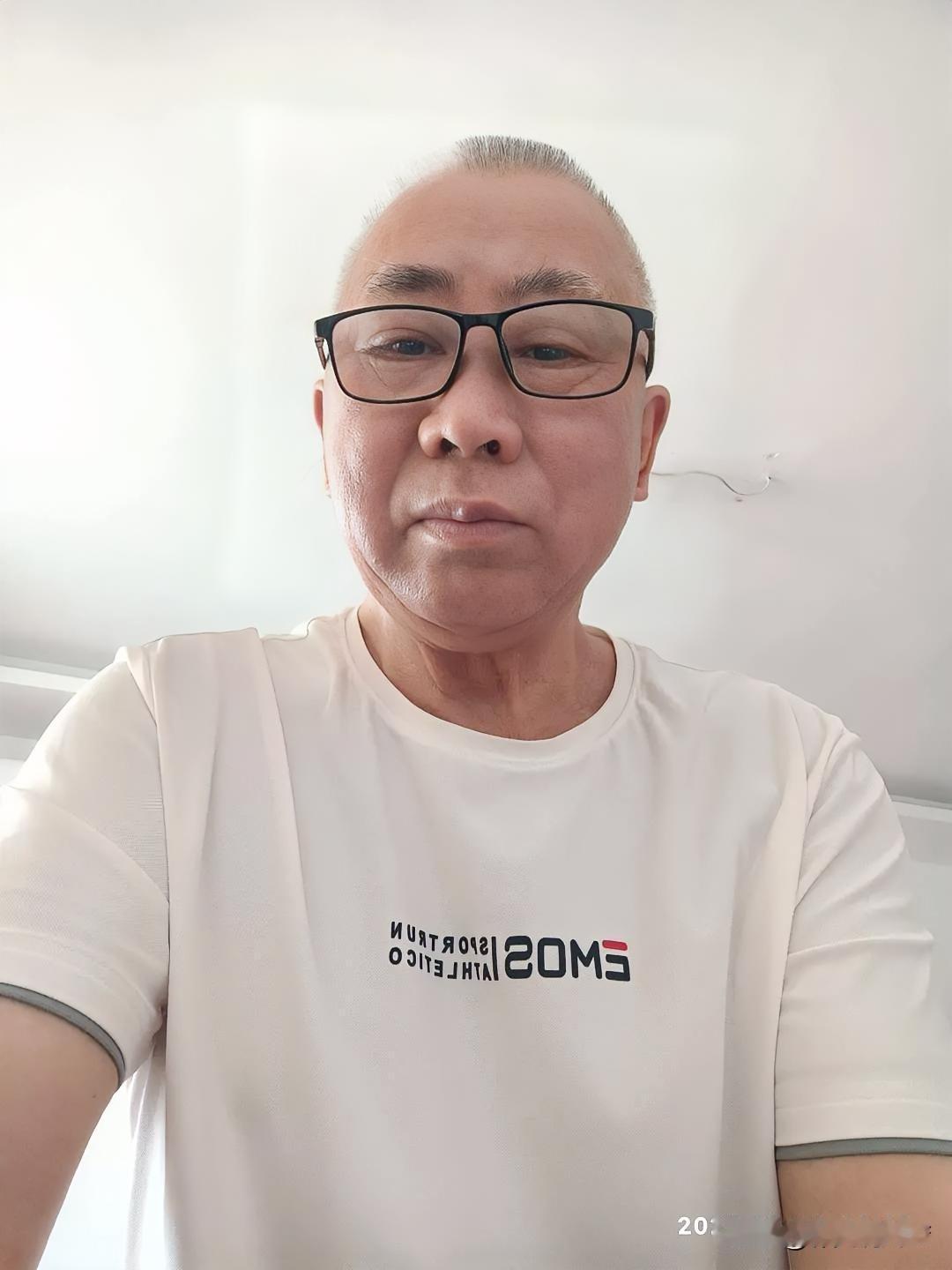 数字年龄73，心理年龄37。只要活得痛快，管他老到了什么程度不重要，重要的是无病