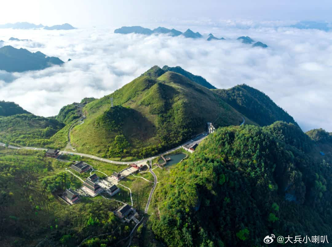 情感社区 【美丽家乡 四川巴山大峡谷——云开千嶂 峡纳九霄】       夏日的