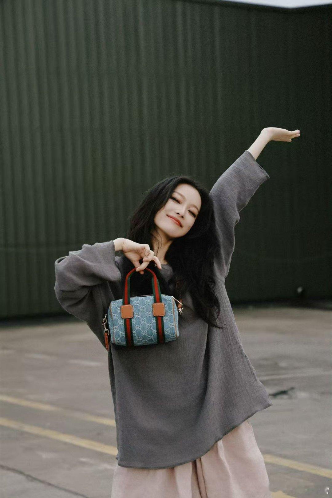 倪妮烟熏妆生日大片倪妮37岁生日照倪妮37岁生日照，美的，[送花花][送花花][