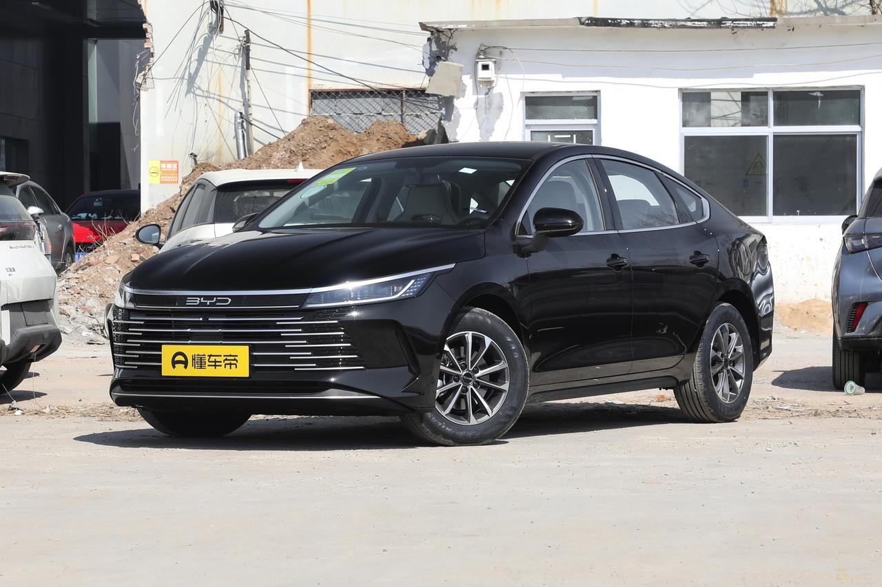 比亚迪驱逐舰05定位紧凑型车，官方指导价7.98-12.88万，搭载EHS电混系