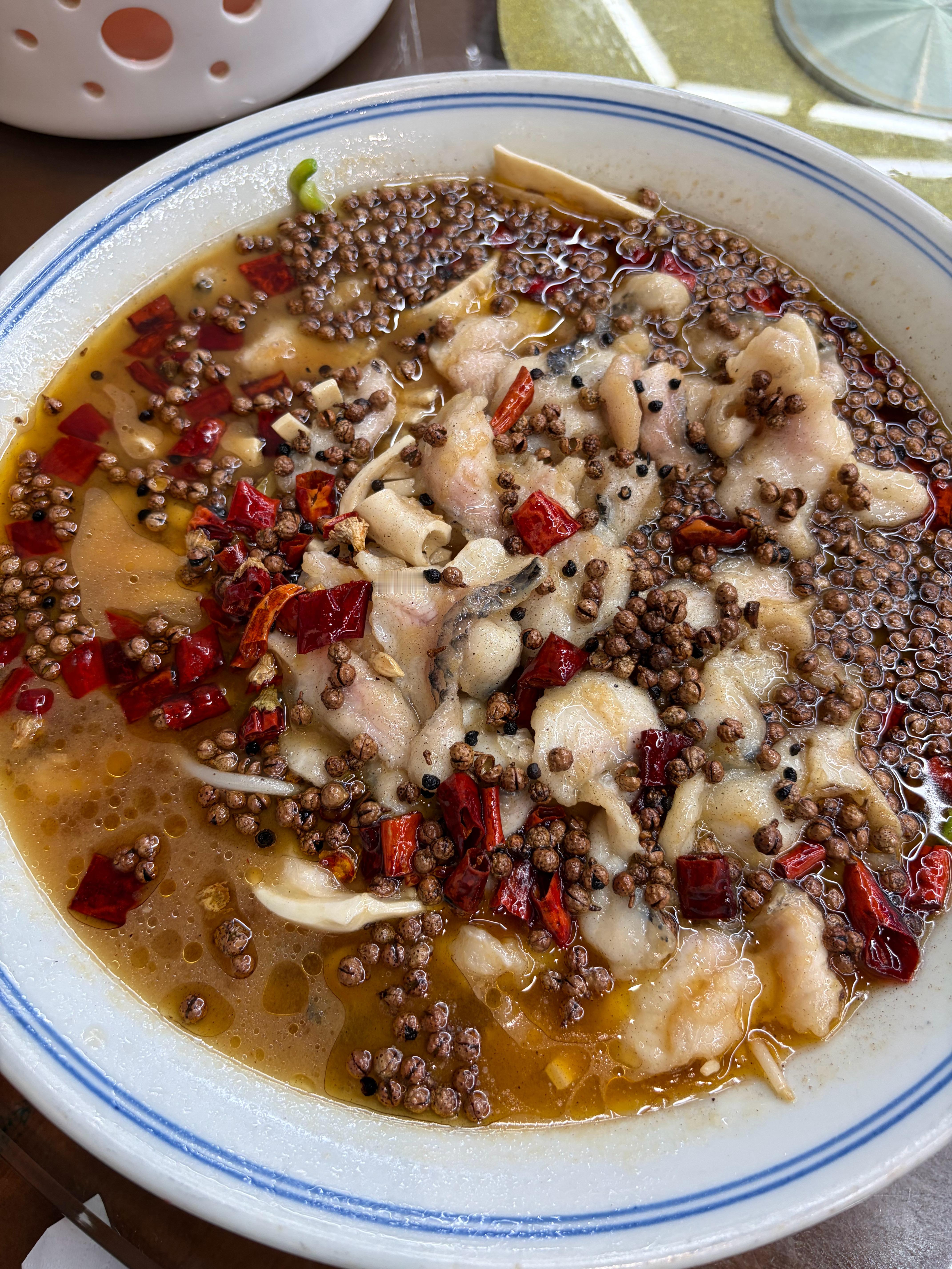 饿了，吃饭：红烧排骨、酸辣土豆丝、椒麻鱼、葱油蛏子×2(有蒜和无蒜)、油条虾 ​