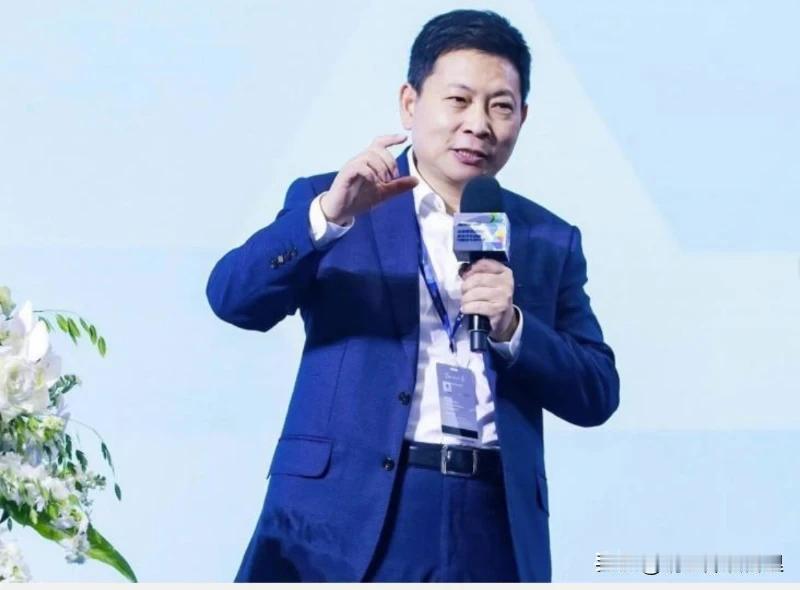 在华为Mate 70系列的发布会上，华为常务董事余承东多次强调了“靠抄袭是没有未