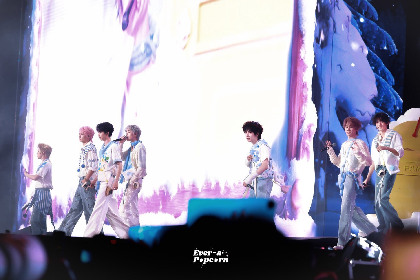 时代少年团 🍿时代少年团 六载花冠映晨曦 🍿时代少年团 珺璟如烨 “枫叶飘向