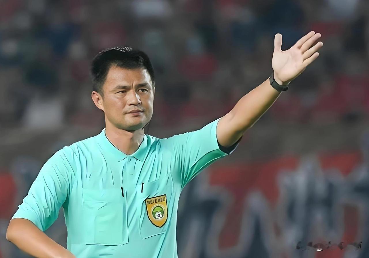 来了来了来了！两大争议裁判，吹罚本轮中超两场焦点大战，这回肯定有看头[我想静静]