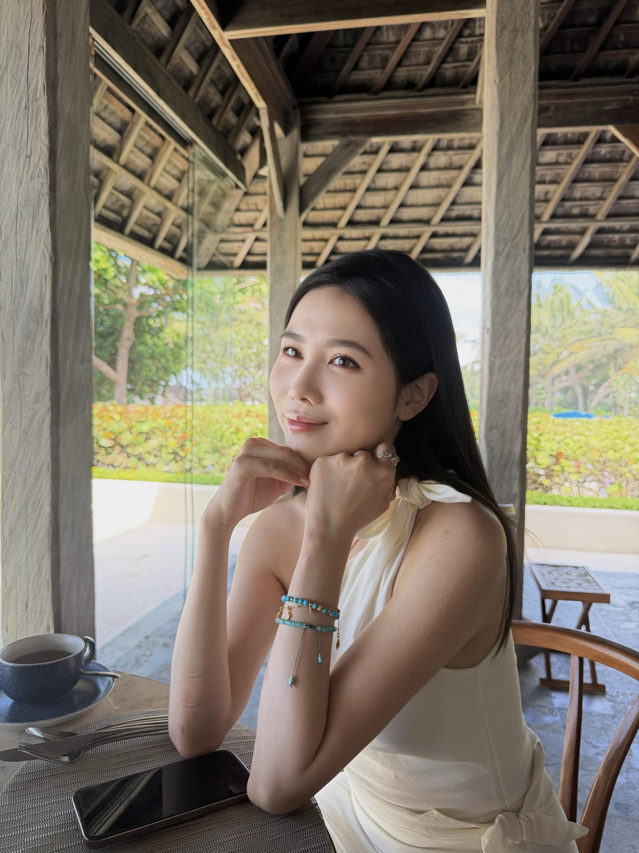 世界有浮力  放松就能被托举