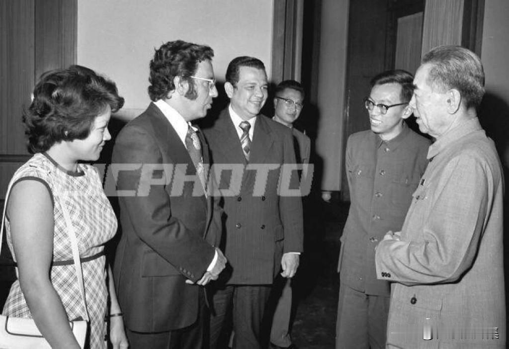 【周总理历史上的今天——5月16日】
1973年5月16日，周恩来总理在人民大会