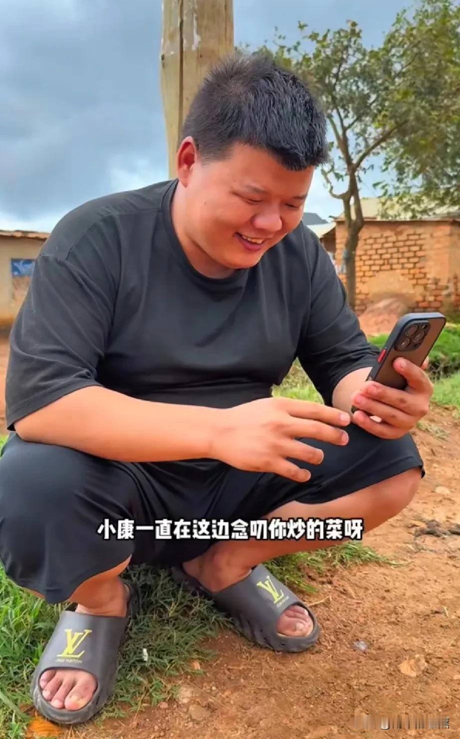 菲利斯在非洲的生活与事业正稳步前行。超市建设开始打地基了，不知道坦桑尼亚农村是否