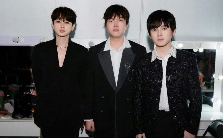 要个微信很难吗？网友翻出Bin、JKL与汪苏泷的合照近日，Bin在接受骆歆的短片