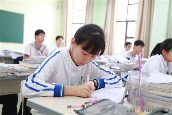 严禁向任何组织和个人购买试题、试卷，但有两个非常现实的问题如果解决不好，政策估计