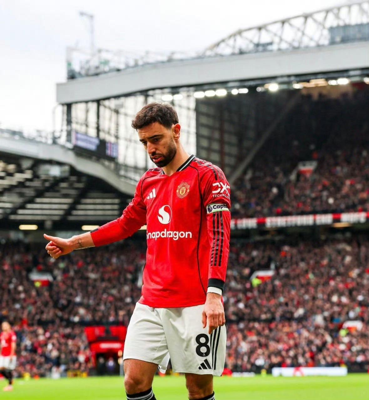 曼联三连胜，连续两场被追平后立马反绝杀。比赛过程够精彩，积分反超利物浦，下半赛季